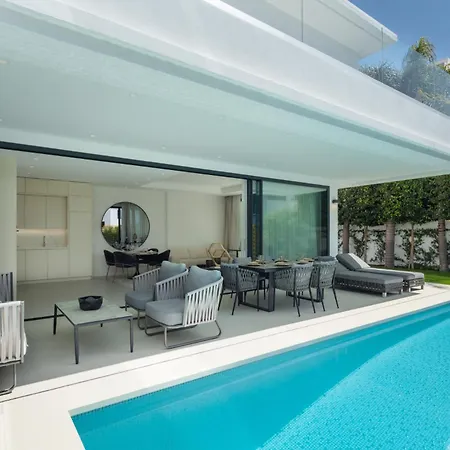 Luxury With Private Pool Villa